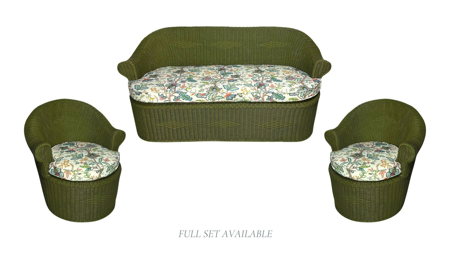 Elizabeth Sofa in Vera Vine White